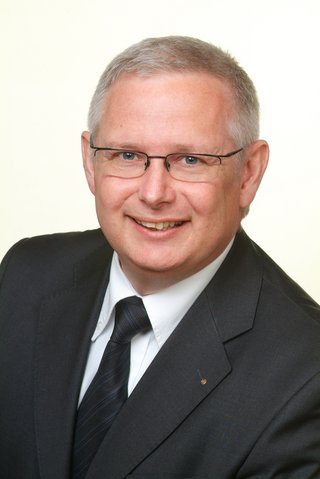 ürgen Hindenberg, Geschäftsführer, Ausbildung, Weiterbildung